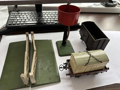 Hornby O Gauge Low Sided Wagon With Meat Container Plus Other  Items Job Lot - Image 1 of 4