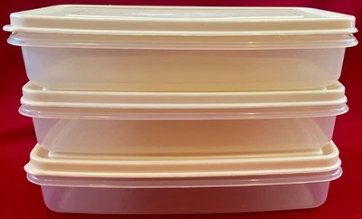 JUEGO VINTAGE DE 3 AHORRADORES DE SERVÍN Rubbermaid #5 transparentes con tapas de almendra 4 tazas Foto 1 de 4