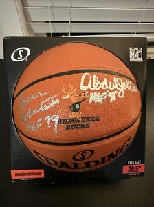 KAREEM ABDUL-JABBAR/ OSCAR ROBERTSON SIGNED AUTOGRAPHED BASKETBALL FANATICS - Picture 1 of 2