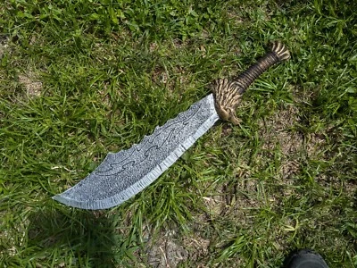 万圣节泡沫鹰法尔奇翁剑 — 第 1/4 张图片