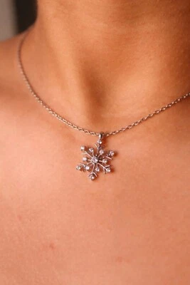 0.75Ct Lab Grown Round Cut Diamond Snow Flake Pendant in Solid 14kt Yellow Gold - Image 1 of 4