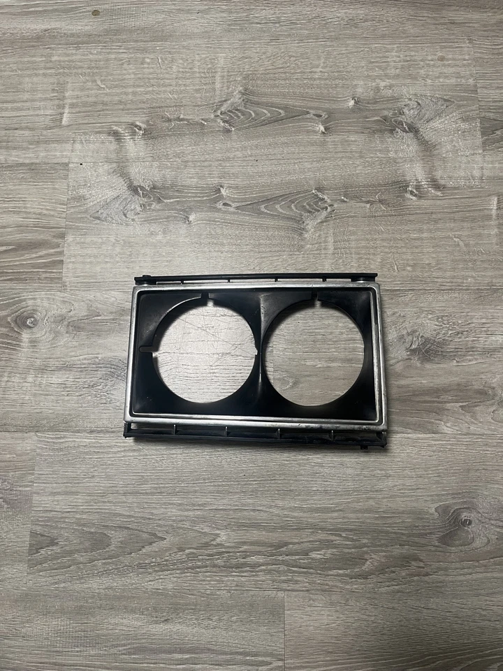 Faro redondo cuádruple envolvente Volvo 240 244 264 260 1202255 lado del pasajero derecho Foto 1 de 4