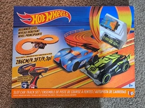 New Hot Wheels Slot Cars Track Set Beginner Level #83105 2016 - Picture 1 of 5