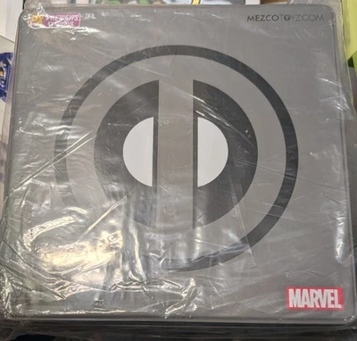 Mezco One:12 Collective Deadpool PX Previews Exclusive NRFB NEW - Image 1 of 2