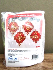 Sunrise Herrschners relativ rot/gold Ornament Kit - ergibt 4 - 2,5x4 - Neu - Bild 1 von 4