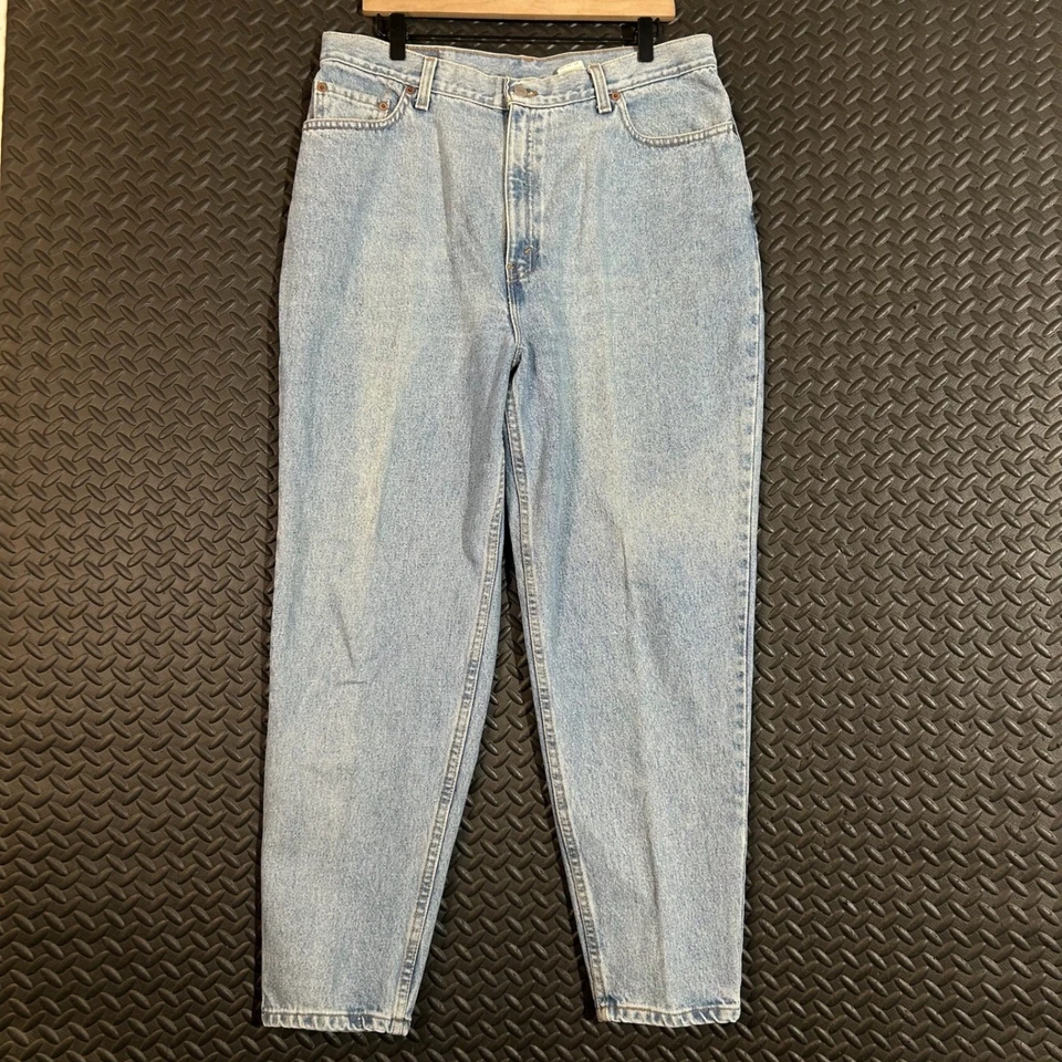 Vintage Levi's 550 Light Wash Blue Tapered High Rise Denim Jeans Women Size 18W - Image 1 of 4