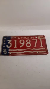 1976 Bicentennial  Michigan License Plate 319871 - Picture 1 of 2