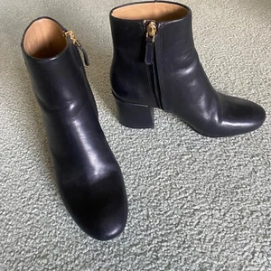 Tory Burch Brooke Gold Logo Bootie Womens 5 M Black Leather Block Heel Zip Up - Picture 1 of 13