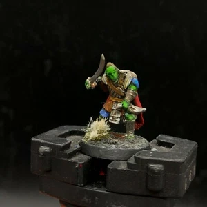 Pro painted Warhammer LOTR orc captain conversion PLASTIC - Picture 1 of 3