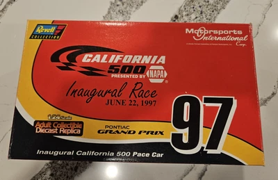 REVELL 1997 NAPA 1/24 INAUGURAL CALIFORNIA RACE PONTIAC GRAND PRIX en caja Foto 1 de 4