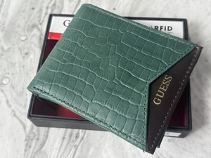 Cartera Guess Hombres Verde Marrón Triple Protección RFID Caja de Regalo Precio de venta sugerido por el fabricante $42 - Imagen 1 de 5