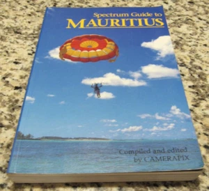 Spectrum Guide to Mauritus Camerapix Book - 1997 - Foto 1 di 1
