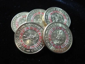 Moneda australiana de $2 dos dólares 2021 Wiggles capitán espada de plumas ALTO GRADO - Imagen 1 de 2