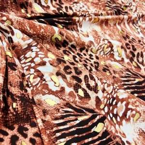 Tela de spandex elástica de 4 vías con estampado de animales marrón 60" de ancho por yarda para ropa deportiva - Imagen 1 de 5