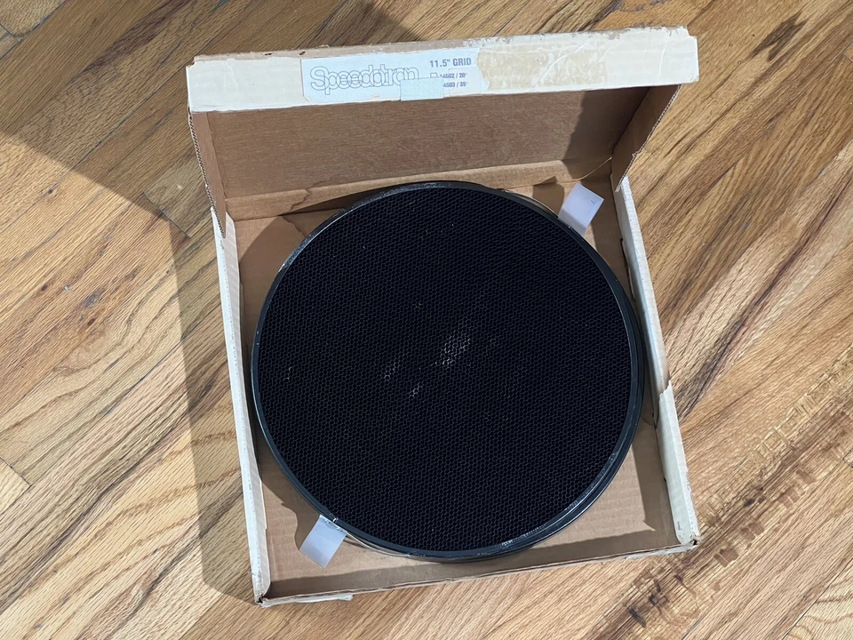 Juego de rejilla de panal Speedotron 20 y 35° para reflector de 11,5" Foto 1 de 4