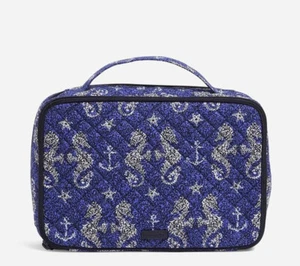 Astuccio cosmetico trucco grande blush e pennello Vera Bradley Seahorse of Course nuovo con etichette $60 - Foto 1 di 7