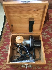 Tablas de soporte de caja Brookfield Viscometer LST 110 V manual - Imagen 1 de 12