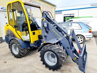 Eurotrac W12 Kabine Hoflader Radlader. Neues Modell !!!! - Bild 1 von 4