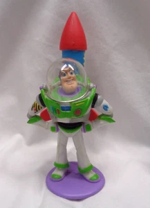 RAR ~ 2001 TOY STORY 2 Hasbro DISNEY Pixar SID'S ROOM ~ Buzz Lightyear Rocket - Bild 1 von 1
