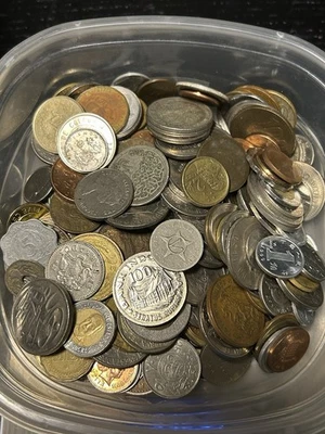 2.75 Pounds Lbs Old Foreign Mixed World Coins & Tokens Lot - Image 1 of 2