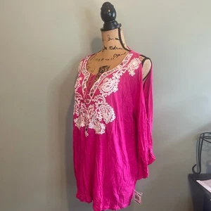 Neu mit Etikett INC Damen bestickt Pailletten Cold Shoulder Tunika Top fuchsia pink Größe 1X - Bild 1 von 8