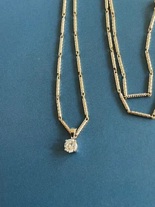 Collar solitario de diamantes en oro blanco de 18 quilates de 0,35 quilates - Imagen 1 de 5