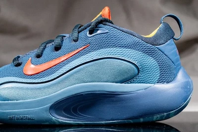 NIKE ISOFLY para niños, NUEVAS Y AUTÉNTICAS, talla US (JUVENTUD) 3 Foto 1 de 4