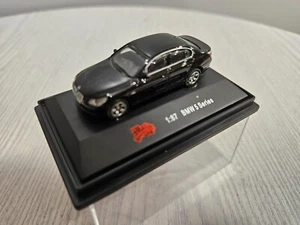 HO Scale Malibu International 1:87 BMW 5 Series Black - Picture 1 of 2