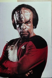 Star Trek TNG 35mm Film Clip Slide Full Slide Color WORF MICHAEL DORN TNG16 - Picture 1 of 1