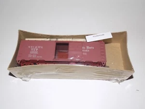 HO Trains Roundhouse Nickel Plate Road NYC & STL NKP 15000 Box Car - Picture 1 of 1