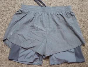 Pantaloncini uomo foderati Russell Athletic taglia large con leggings pantaloncini sotto - Foto 1 di 9