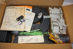 TYCO Electric Racing Set NITE GLOW EMPIRE 1000 Slot Car HO P6622Q JC PENNY - Picture 1 of 14