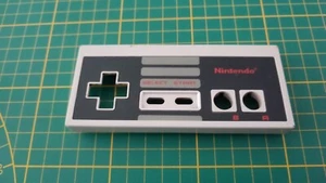 Plasturgie supérieure pièce détachée manette Nintendo Nes NESE-004E #D65 - Picture 1 of 2