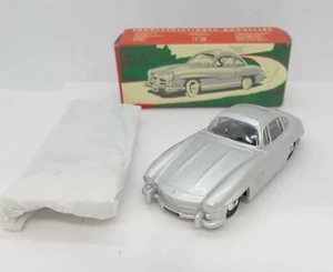 33498 QUIRALU / REEDITION / MERCEDES BENZ 300 SL ARGENT 1/43 - Picture 1 of 3