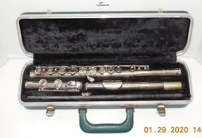 Bundy Selmer FLAUTA CON ESTUCHE RÍGIDO VERDE Forro Terciopelo Negro Foto 1 de 4