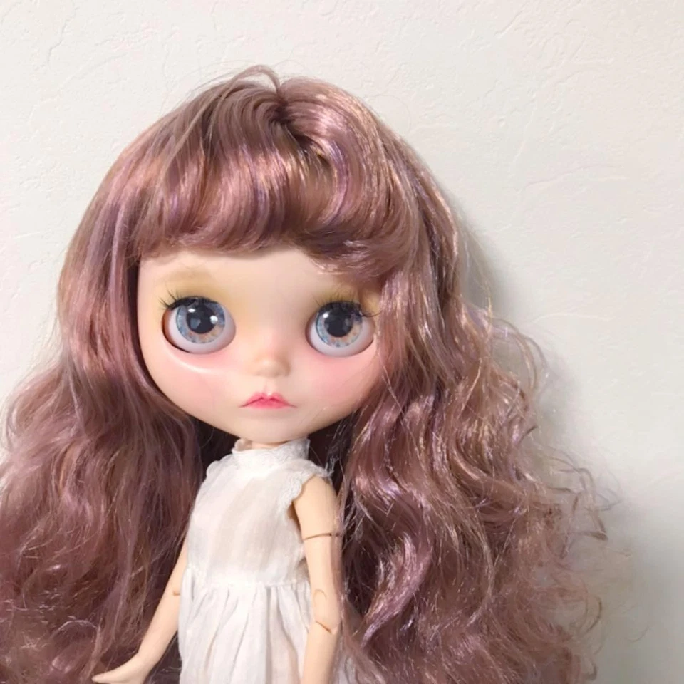 Bambola ghiacciata personalizzata C - eleganti capelli ricci beige e viola - ... - Immagine 1 di 4