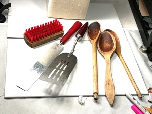 Vintage Bakelite & Wood Kitchen Utensils Lot - Picture 1 of 3