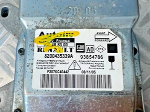CALCULATEUR AIRBAG VIERGE RENAULT TRAFIC 2 8200435339A - Imagen 1 de 5