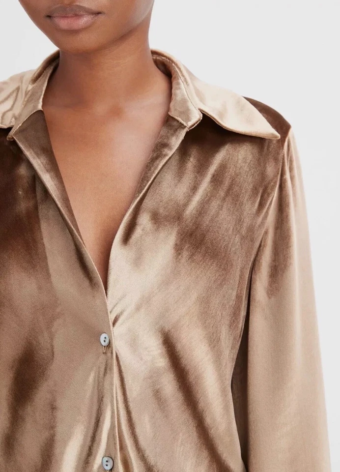 Camisa VINCE Top Feminina XS Brilhante Seda Veludo Botão Frente Manga Longa Dourada - Imagem 1 de 4