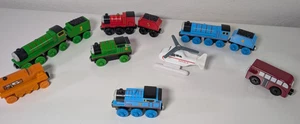 Trenino ferroviario in legno Thomas & Friends *solo da esposizione* lotto Henry James Percy - Foto 1 di 17