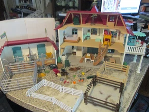 Schleich Lakeside Country House and Stables about 80% complete Extra Fence - Picture 1 of 19