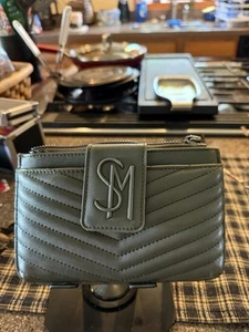 Small Wristlet - Picture 1 of 3