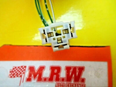 FLASHER RELAY WIRE PLUG CONNECTOR PIG TAIL for 00 01 02 03 04 05 MR2 SPYDER - Image 1 of 4