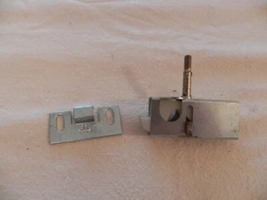 EE. UU. 7220-01, 3.830.535 PAT. No. Manija, hardware de pestillo de puerta de gabinete, QTY 88 - Imagen 1 de 5