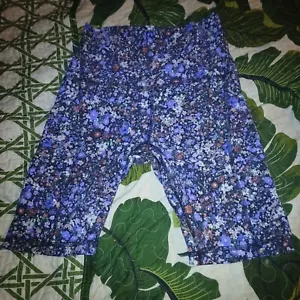 Lululemon Align Bici Corta Scoppio Floreale Multi Floreale Taglia 4 Viola Abbigliamento Sportivo - Foto 1 di 5