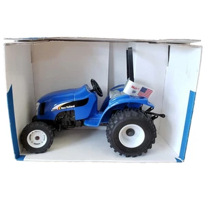 Scale Models New Holland TC33DA Boomer Tractor Collector Edition Diecast 1:16 - Picture 1 of 11