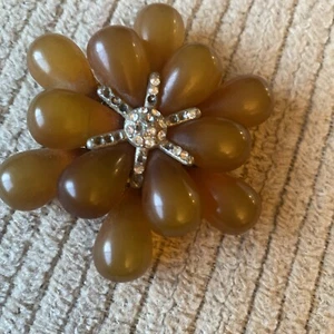 Vintage Broach, Vaseline Bakelite Flower - Picture 1 of 5