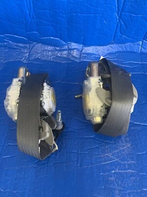 2011-2012-2013-2014 Toyota Sienna ремни безопасности (левая и правая) - Изображение 1 из 4