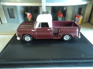 Oxford 1965 CHEVROLET STEPSIDE PICKUP Maroon and White  1/87  HO diecast car GM 