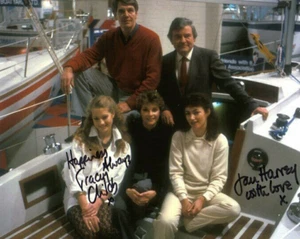 Television Autograph: TRACEY CHILDS & JAN HARVEY (Howards' Way) Signed Photo - Picture 1 of 1